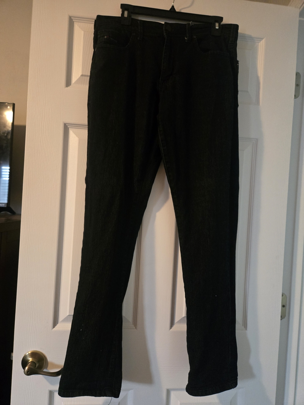 Classic Men's Straight Jeans in Black 34x32